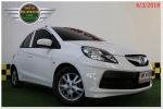 ปี 2011 hd brio 12 v สีขาว at เบนซินฟรีดาวน์