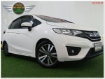 ปี14จด15 HONDA JAZZ 15SV สีขาว  at ฟรีดาวน์